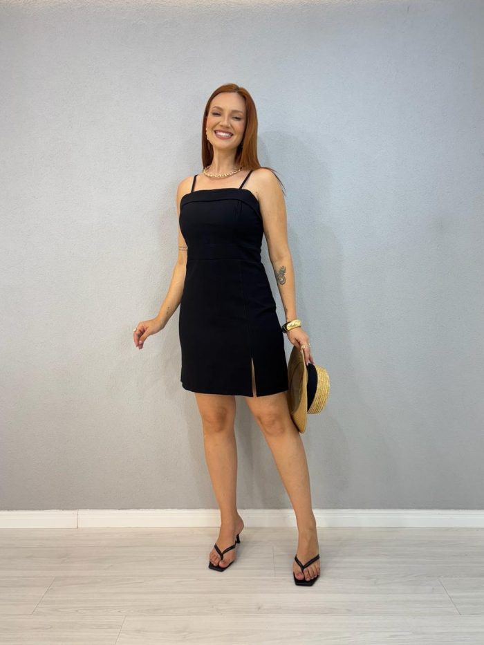 vestido curto decote reto preto