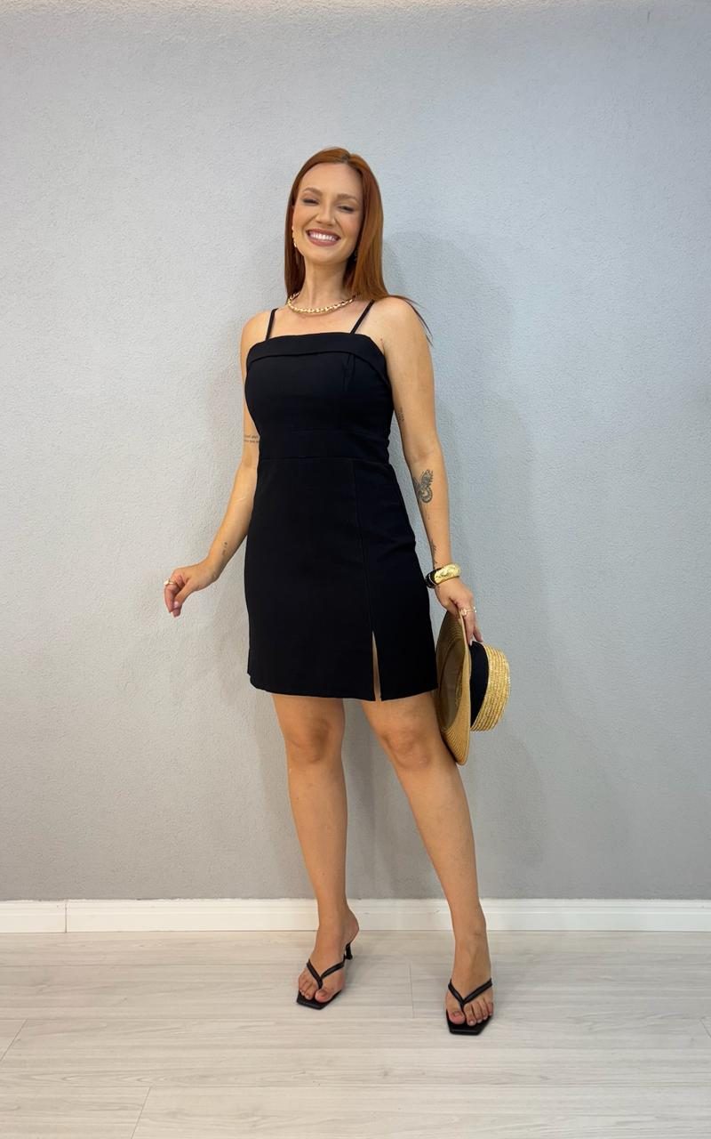 vestido curto decote reto preto